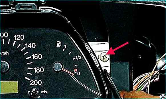 Снятие комбинации приборов