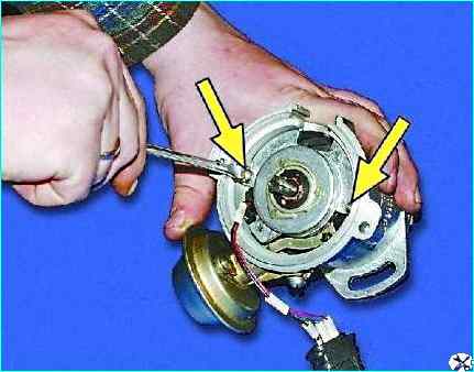 Разборка распределителя зажигания автомобиля