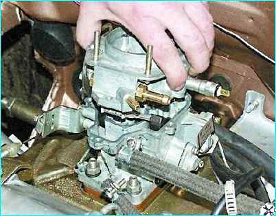 Регулировка уровня топлива в поплавковой камере