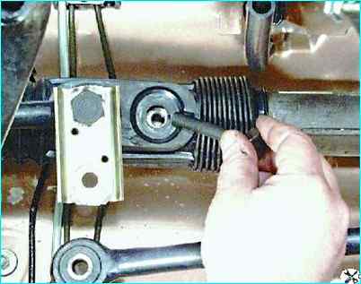 Снятие рулевого механизма