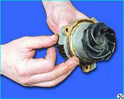 Сборка двигателя автомобиля