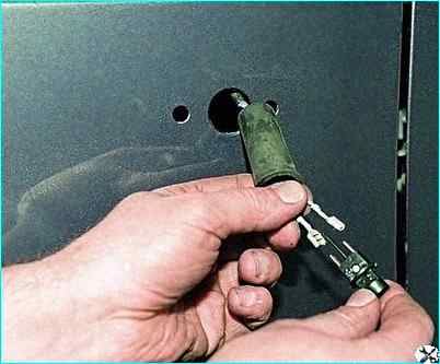 Снятие бокового указателя поворота и замена лампы