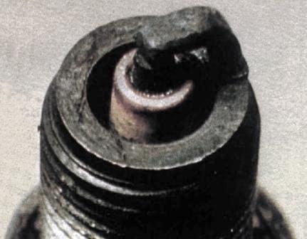 показана свеча с глазурного цвета