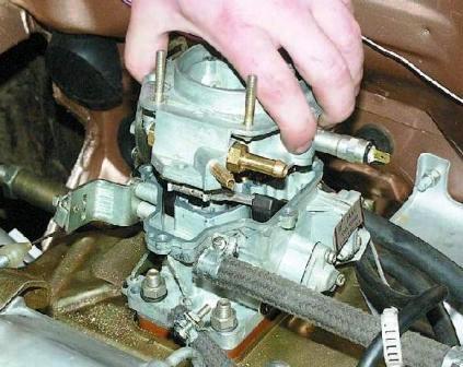 Регулировка уровня топлива в поплавковой камере карбюратора 2108