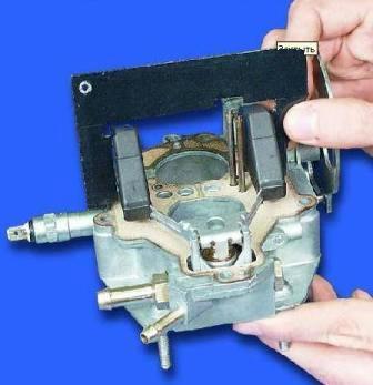 Регулировка уровня топлива в поплавковой камере карбюратора 2108