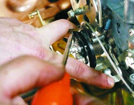 Демонтаж и монтаж карбюратора 2108 на двигатель