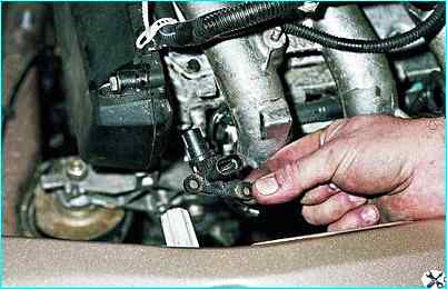 Снятие датчика фаз двигателя ВАЗ-2112