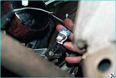 Снятие и проверка датчика коленчатого вала