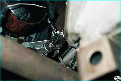 Снятие и проверка датчика коленчатого вала