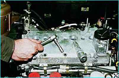 Замена толкателей клапанов двигателя