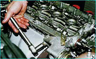 Замена толкателей клапанов двигателя