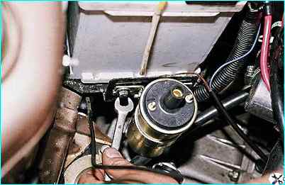 Снятие катушки зажигания