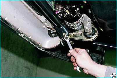 Замена кронштейнов крепления двигателя