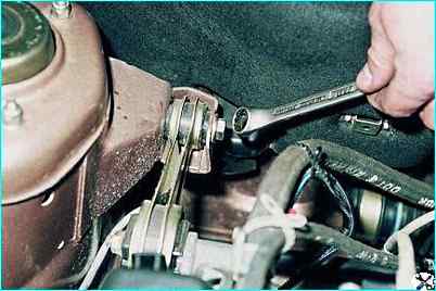 Замена кронштейнов крепления двигателя