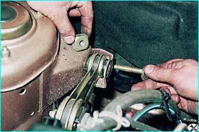 Замена кронштейнов крепления двигателя