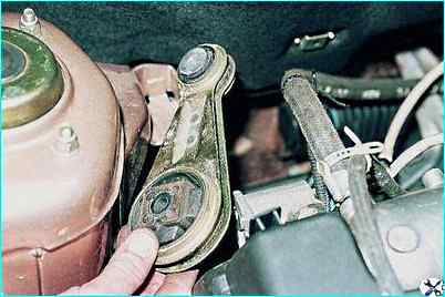 Замена кронштейнов крепления двигателя