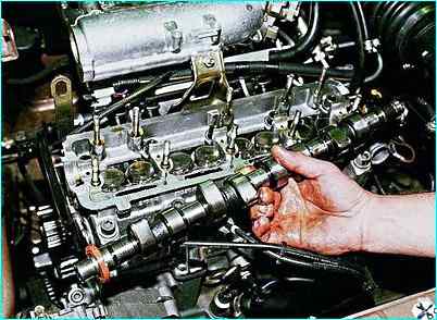 Снятие и установка распределительного вала