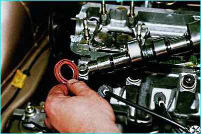 Снятие и установка распределительного вала