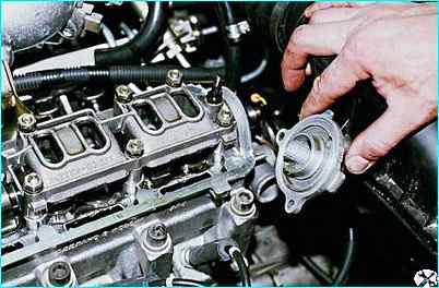 Снятие и установка распределительного вала