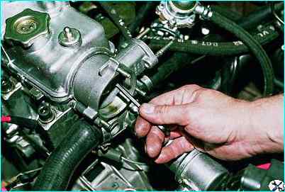 Снятие и установка распределительного вала