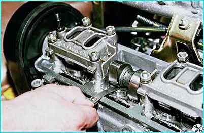 Регулировка зазоров клапанов двигателя