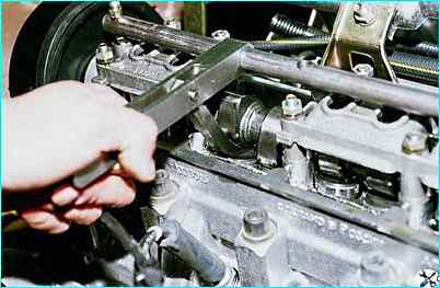 Регулировка зазоров клапанов двигателя