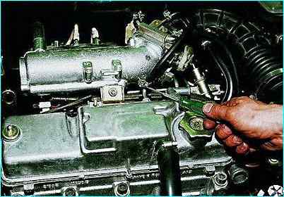 Регулировка зазоров клапанов двигателя