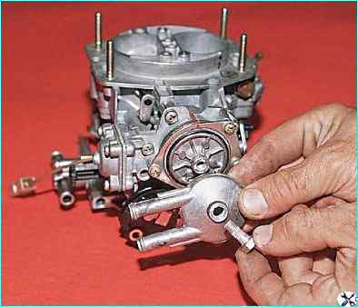 Снятие и разборка карбюратора