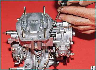 Снятие и разборка карбюратора