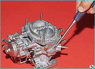 Снятие и разборка карбюратора