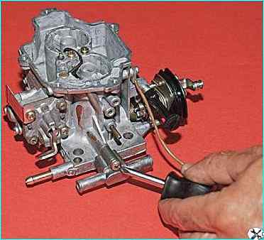 Снятие и разборка карбюратора