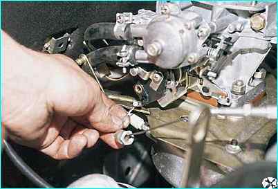 Снятие и разборка карбюратора