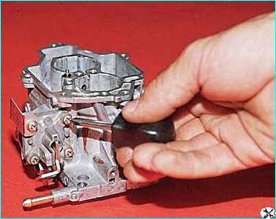 Снятие и разборка карбюратора
