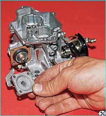 Снятие и разборка карбюратора