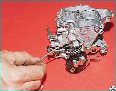 Снятие и разборка карбюратора
