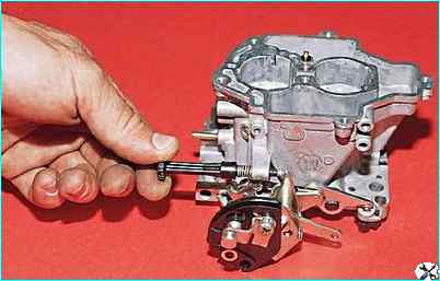 Снятие и разборка карбюратора
