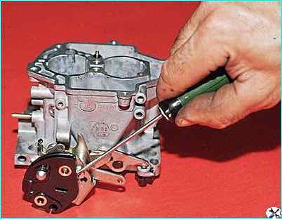 Снятие и разборка карбюратора