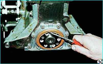 Замена сальников коленчатого вала