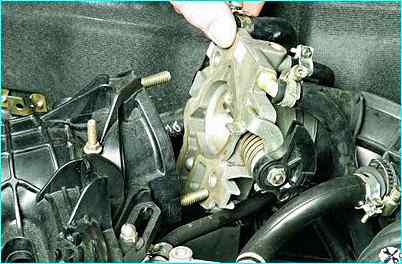 Замена прокладок впускной трубы