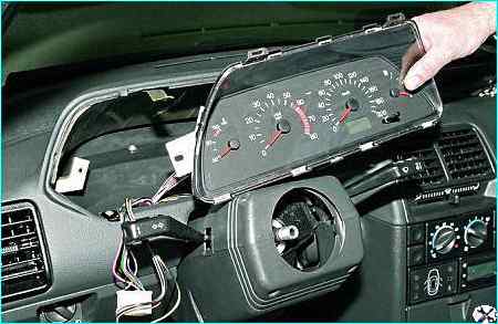 Снятие комбинации приборов автомобиля