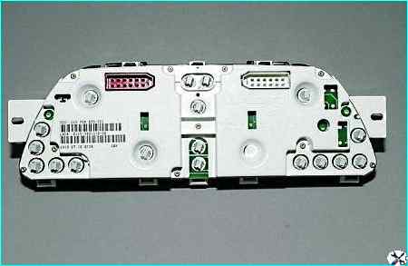 Снятие комбинации приборов автомобиля