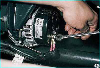 Снятие генератора с автомобиля