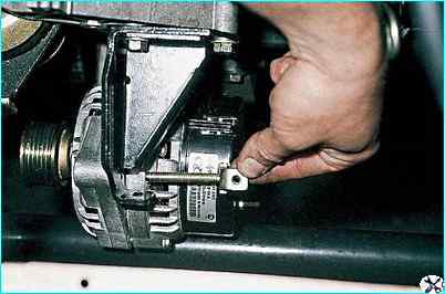 Снятие генератора с автомобиля