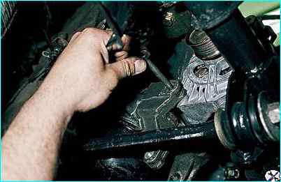 Снятие генератора с автомобиля