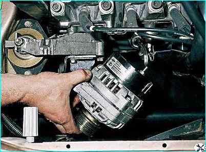 Снятие генератора с автомобиля