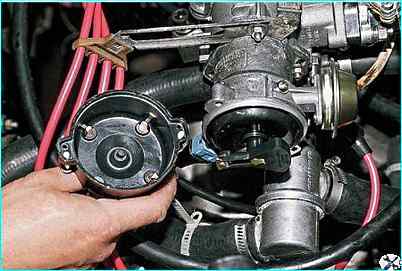 Снятие и разборка датчика-распределителя зажигания