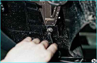 Снятие переднего бампера