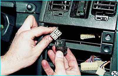 Снятие выключателя рециркуляции