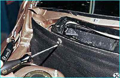 Снятие облицовки и накладки ветрового окна