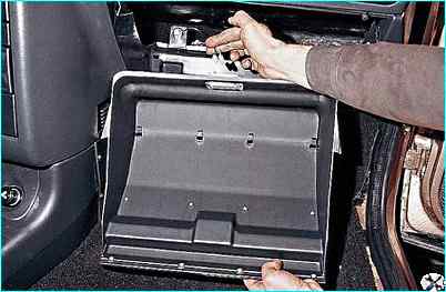 Снятие панели приборов автомобиля